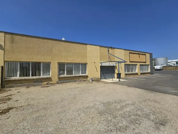 LOCAL COMMERCIAL A LOUER