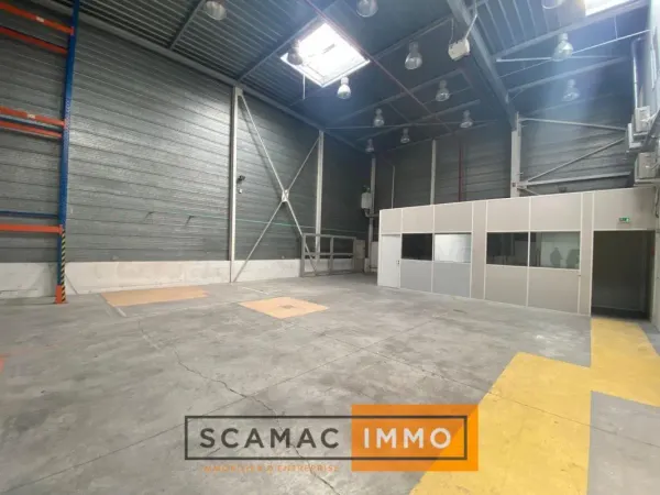 Local d'activités de 1127m²