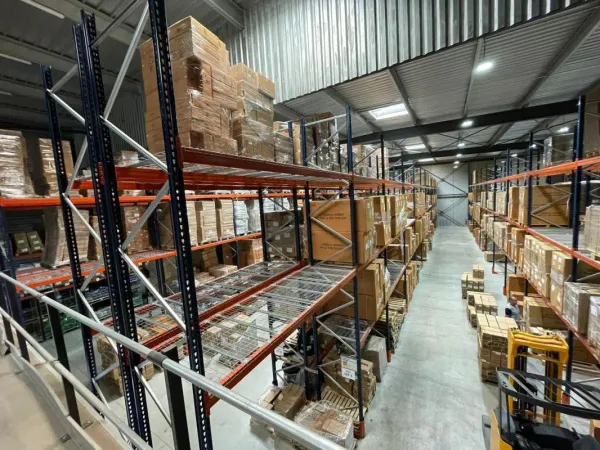 Local d'activités de 3800m²