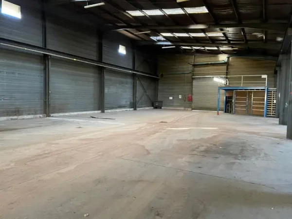 Entrepôt de 2177m²