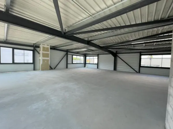 Local d'activités de 103m²
