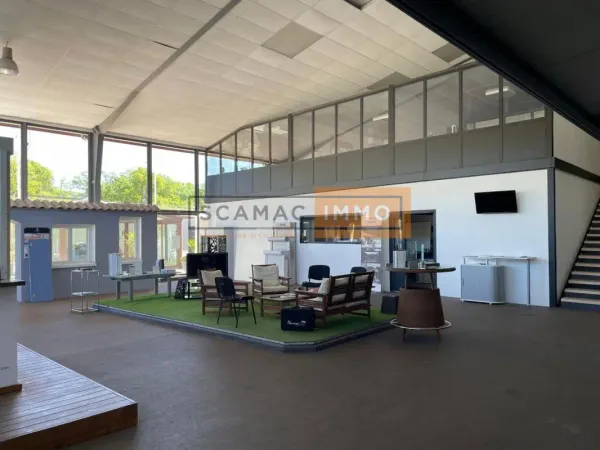 Local d'activités de 750m²