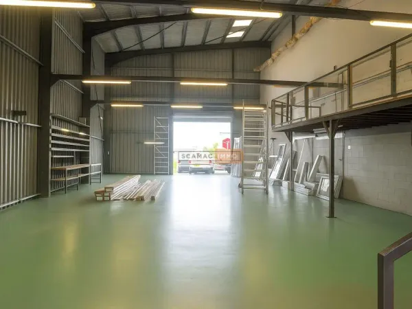 Local d'activités de 380m²
