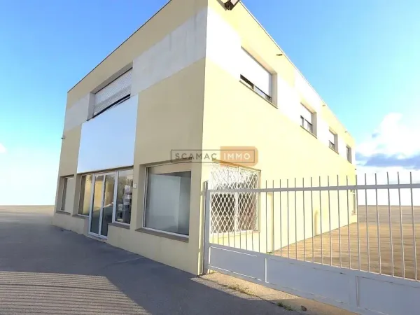 Local d'activités de 458m²