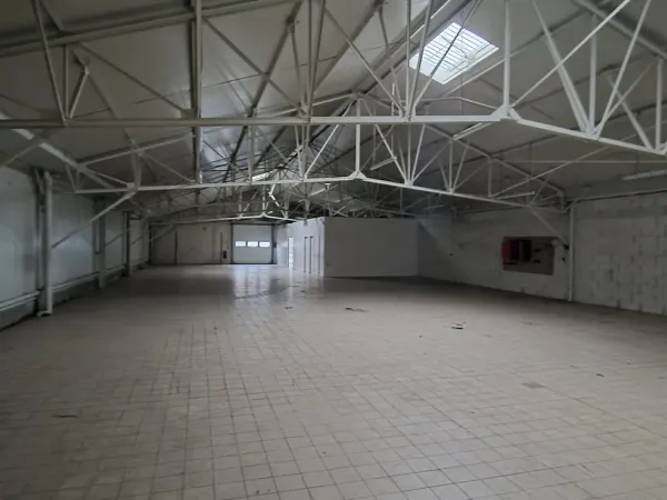 LOCAL D'ACTIVITE A LOUER ANGERS EST