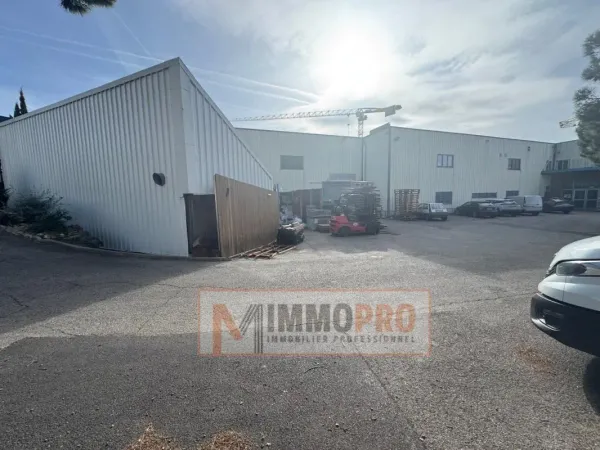 À VENDRE BÂTIMENT INDUSTRIEL & BUREAUX MOUANS-SARTOUX (Z