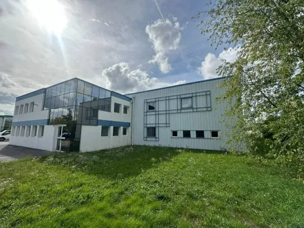 A VENDRE - BATIMENT D ACTIVITE