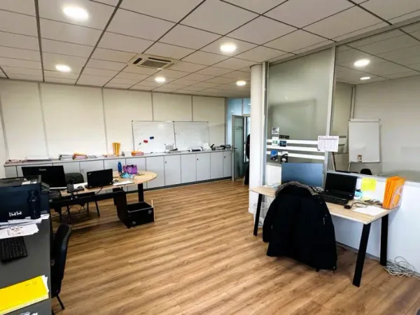 Andrézieux Bouthéon - A louer 150 m2 de bureaux - façade A72
