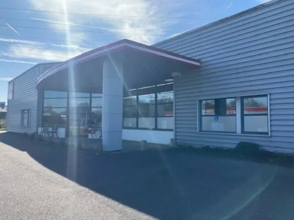 LOCAL COMMERCIAL A LOUER