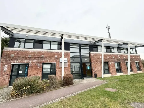 IMMEUBLE DE BUREAUX A VENDRE OU A LOUER