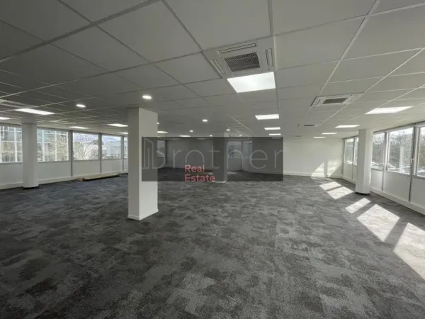 A louer Bureaux 2649m2 Pessac Sud-ouest