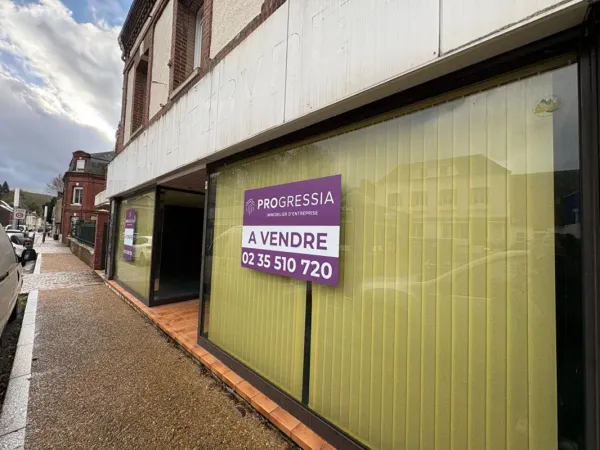 A VENDRE - Local commerciale de 487 m2 - Centre ville de Lillebonne