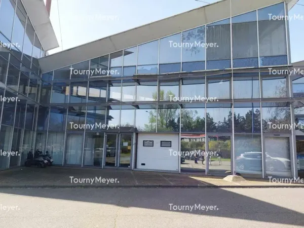 LOCAUX D'ACTIVITÉS A LOUER