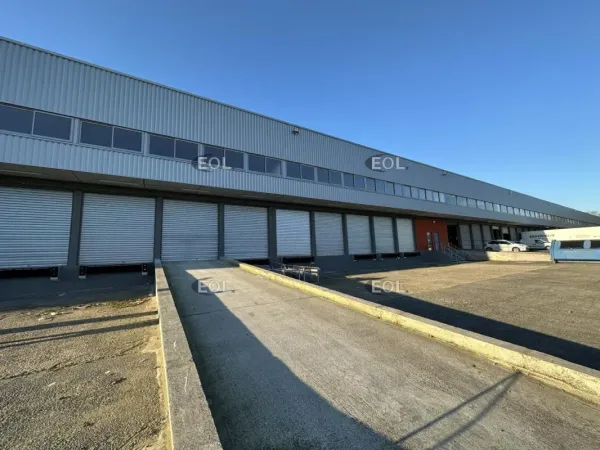 EOL vous propose à la location un entrepôt avec bureaux d'accompagnement au Petit Quevilly (76)