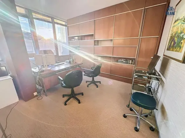 Cannes Hyper Centre, Lumineux bureau 2/3 pcs - idéal investisseur