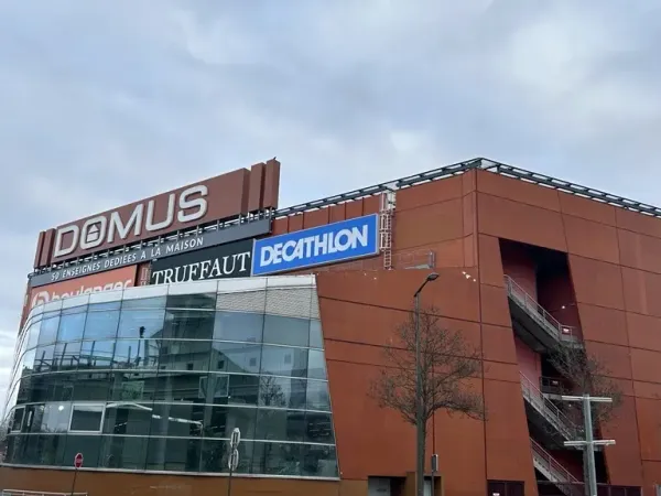 Local commercial à louer au RDC de Domus - 245 m²