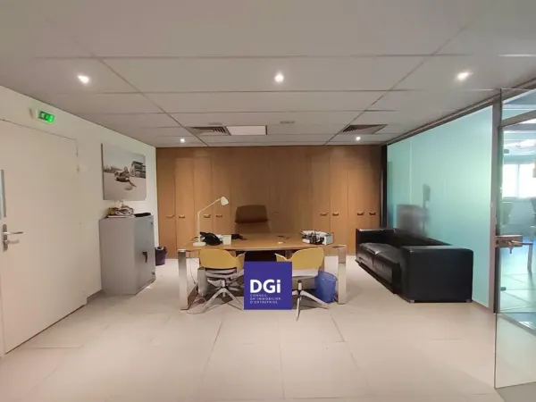 Bureaux à vendre Nîmes périphérique proche Ville Active 161m2