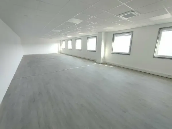 BUREAUX RENOVES A VENDRE