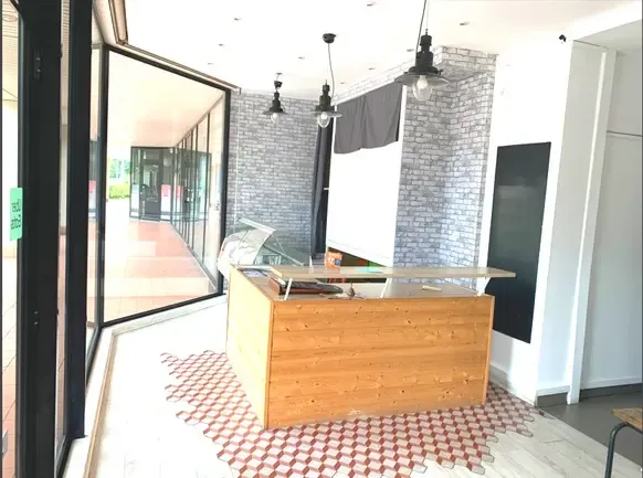 ACHAT LOCAL VANNES 45 m² avec parking