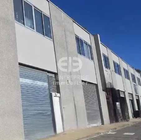 A LOUER 740m² ENTREPOT VILLENEUVE LOUBET