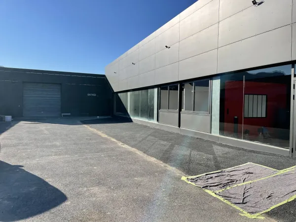 LOCAL A VENDRE - 950 M2