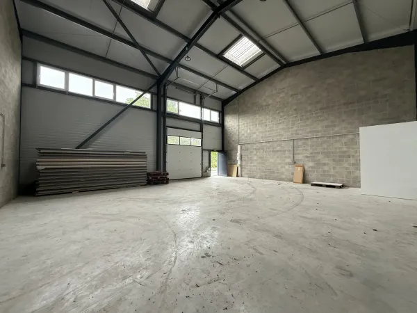A LOUER - Programme Neuf - Local d'activité 130 m² - BERNES-SUR-OISE