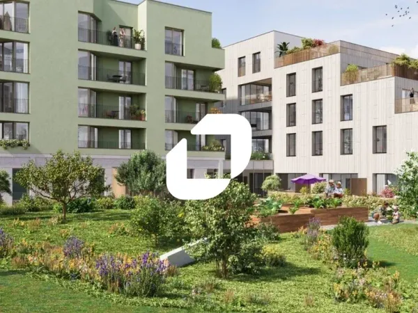 A LOUER, LOCAUX COMMERCIAUX AVEC TRES FORTE VISIBILITE