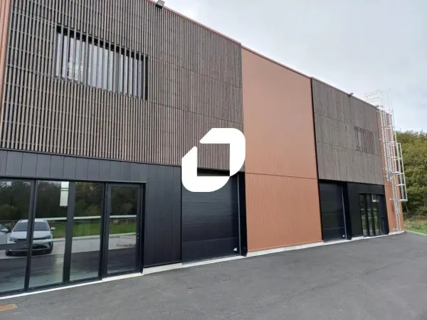 A VENDRE, LOCAUX NEUF PROCHE AUTOROUTE