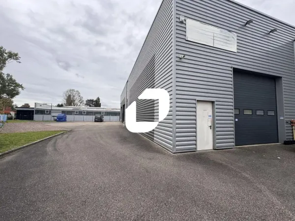 A LOUER, STOCKAGE AVEC OU SANS BUREAUX