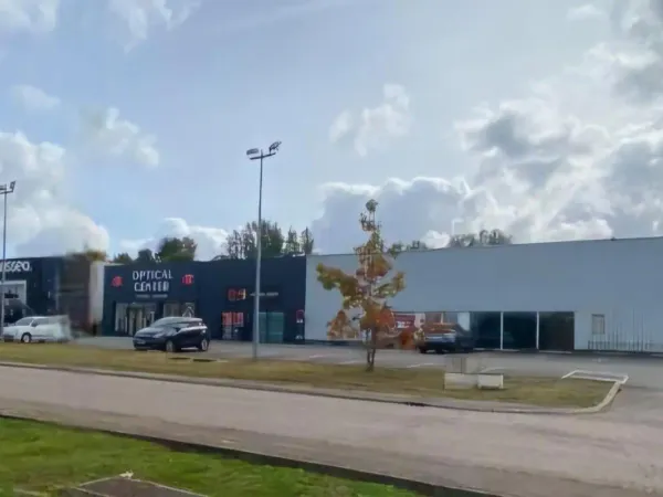 local commercial de 579m² a CONFLANS EN JARNISY