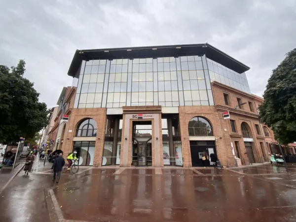 Toulouse - Métro Saint-Cyprien : Bureaux de 66 m² à louer