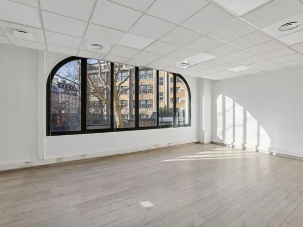 Bureaux à louer de 1 155,23m2