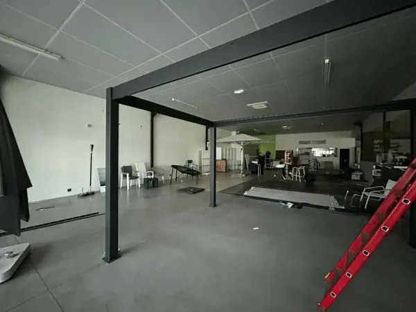 LOCAL COMMERCIAL A VENDRE OU A LOUER