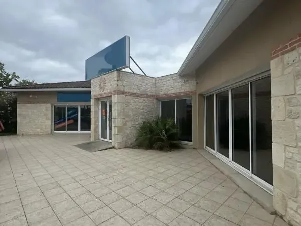 Local commercial A LOUER