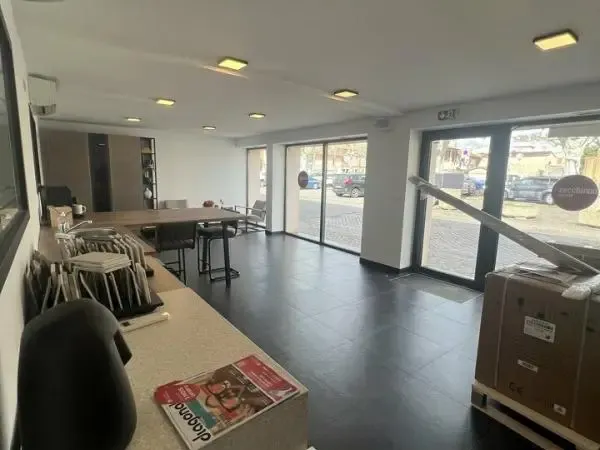 LOCAL COMMERCIAL A LOUER