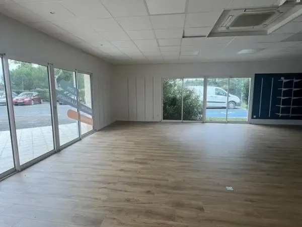 Local commercial A VENDRE