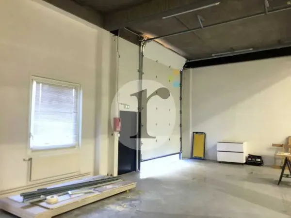 Cellules d'activité refaites à neuf à louer à Villeneuve d'Ascq, dans parc clos