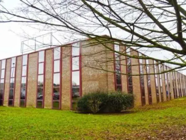 Immeuble de bureaux 1 740 m² à saisir - Centre-ville de Lens