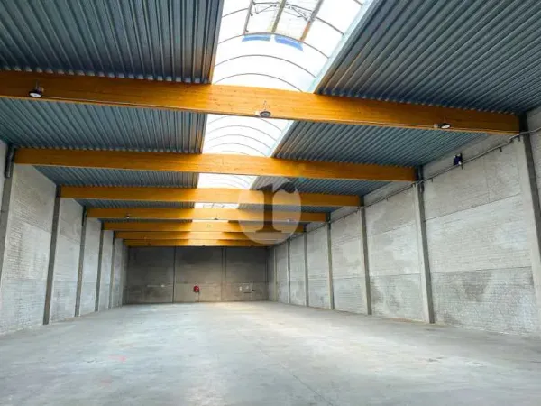 Locaux d'activités à vendre à proximité des autoroutes