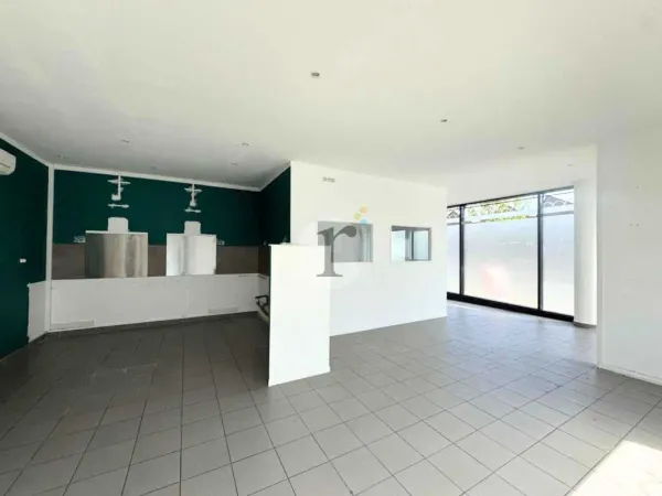 Locaux commerciaux 112 m² à louer