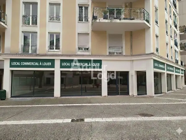 LOCAL COMMERCIAL A LOUER
