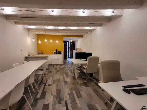 LOCAL COMMERCIAL ou de BUREAU A VENDRE OU A LOUER