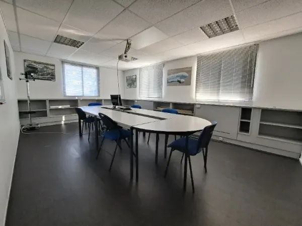 Bureaux Vide 1153 m²