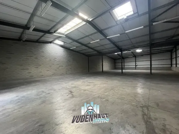 Local d'activité 1560 m²