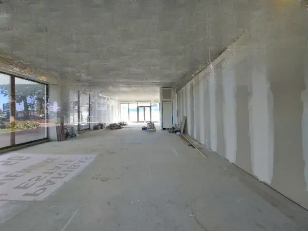 Local commercial 120 m²