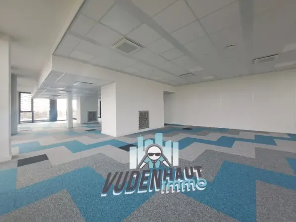 Bureaux Vide 281 m²