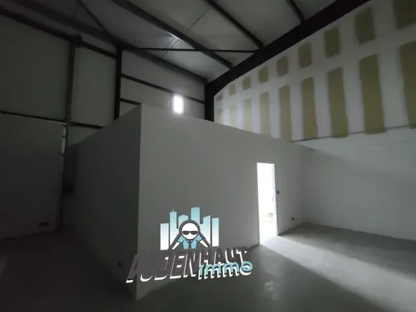 Local d'activité 367 m²