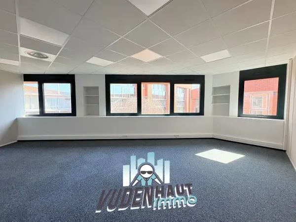 Bureaux Vide 534 m²