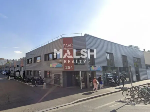 Bureaux avec petite partie atelier - 809 m² à louer - Villeurbanne