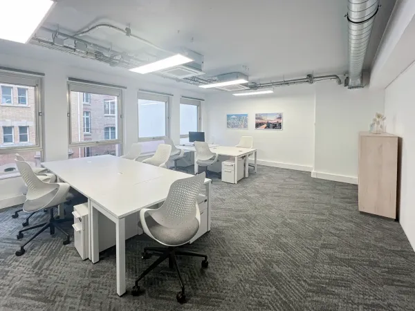 Basculez vers un espace de bureau ouvert prêt à l'emploi pour 15 personnes à Paris, 29 Rue Blanche